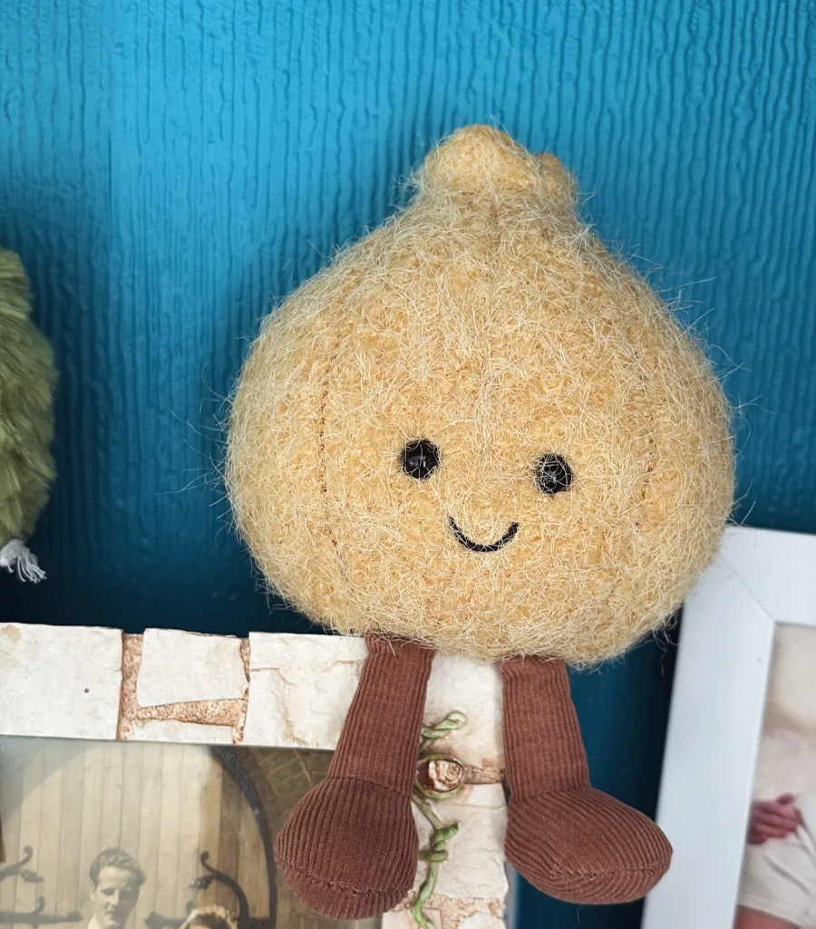 Front - Amuseables Onnie Pickled Onion photo by justagirlandherjellies