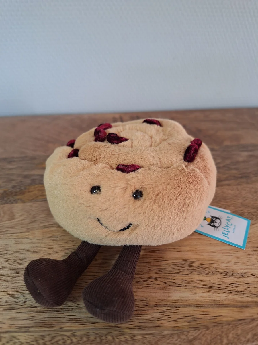 Front - Amuseables Pain Au Raisin photo by Sofie