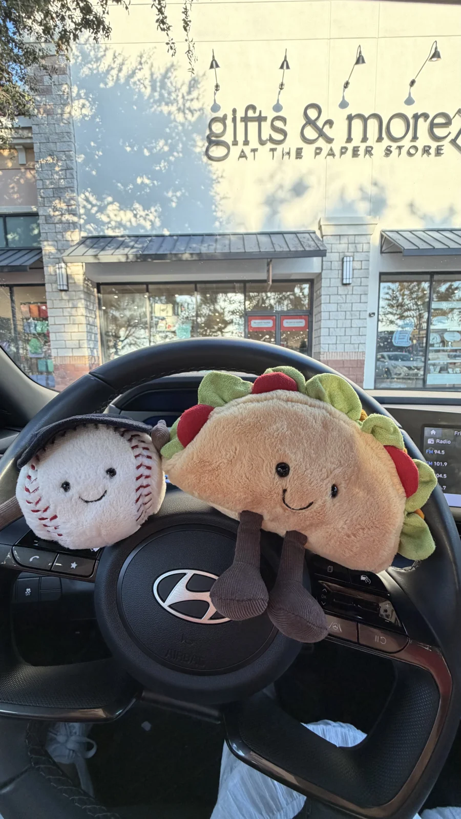 Lifestyle - Amuseables Taco photo by bronzieandthejellies