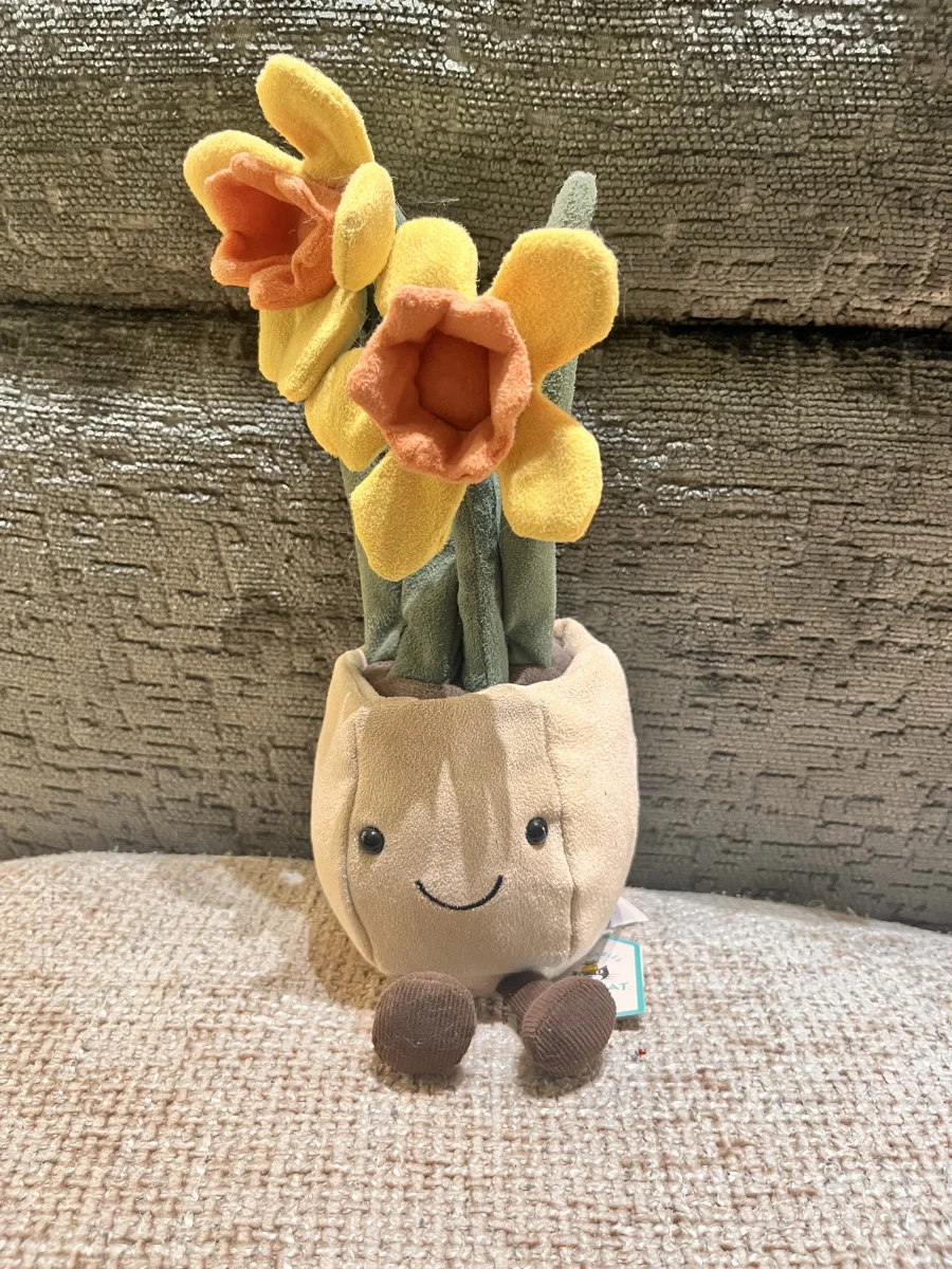 Front - Amuseables Daffodil Pot photo by BillieHarv