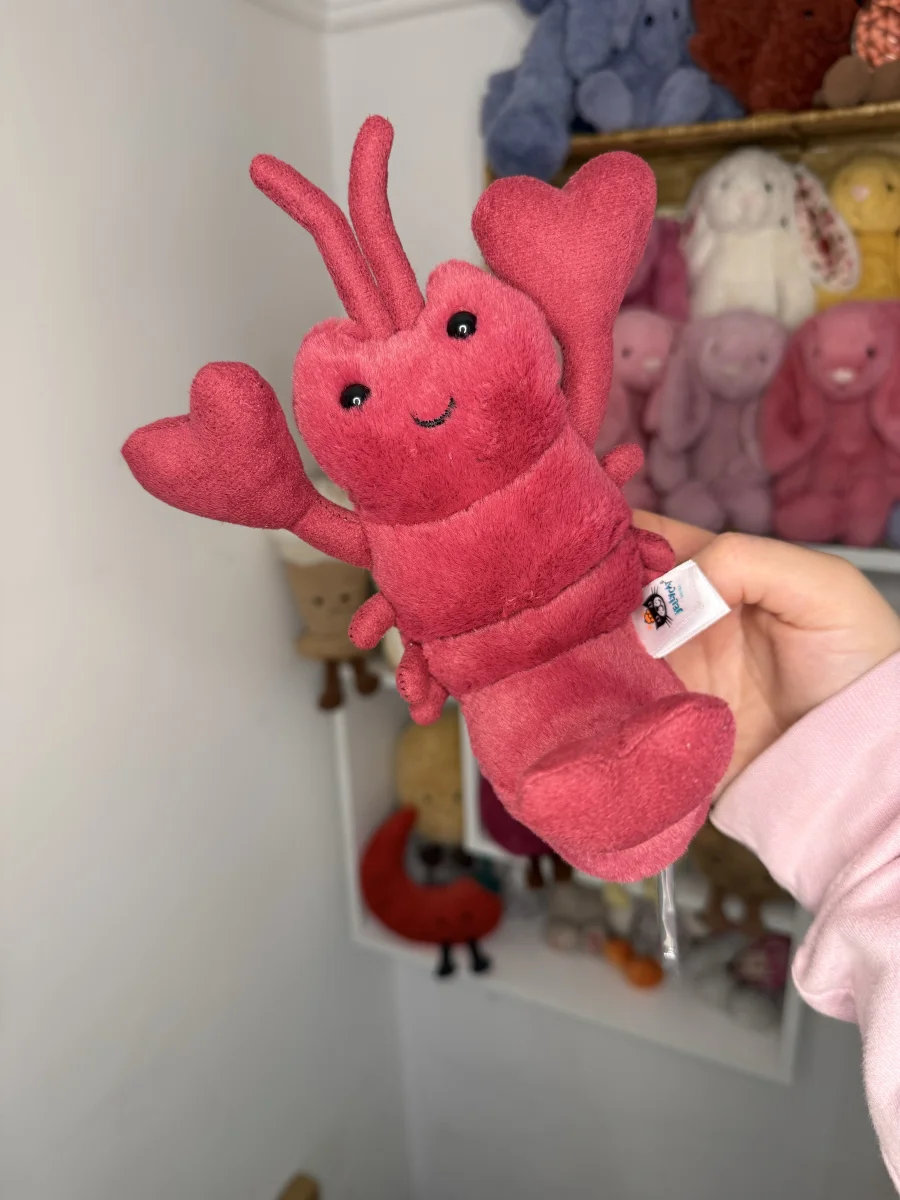 Front - Love-Me Lobster photo by Jamiecarrolanx