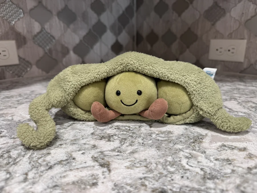 Front - Amuseables Pea in a Pod photo by SnowLeopard821