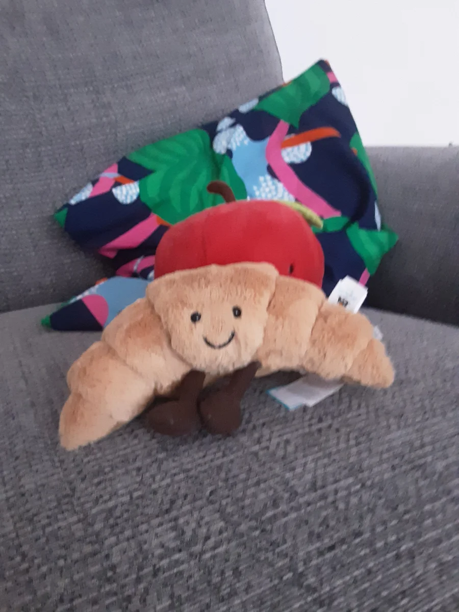 Lifestyle - Amuseables Croissant - Small photo by Jelly_c@t