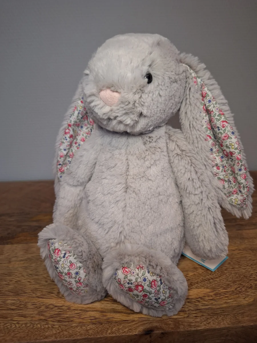 Front - Blossom Silver Bunny - Medium photo by Sofie