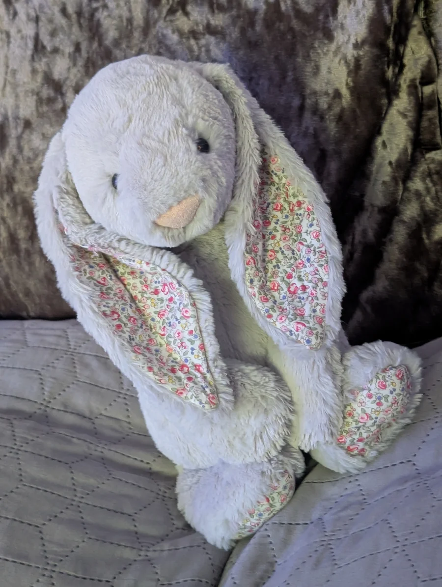 Front - Blossom Silver Bunny - Medium photo by Jelly_shebear