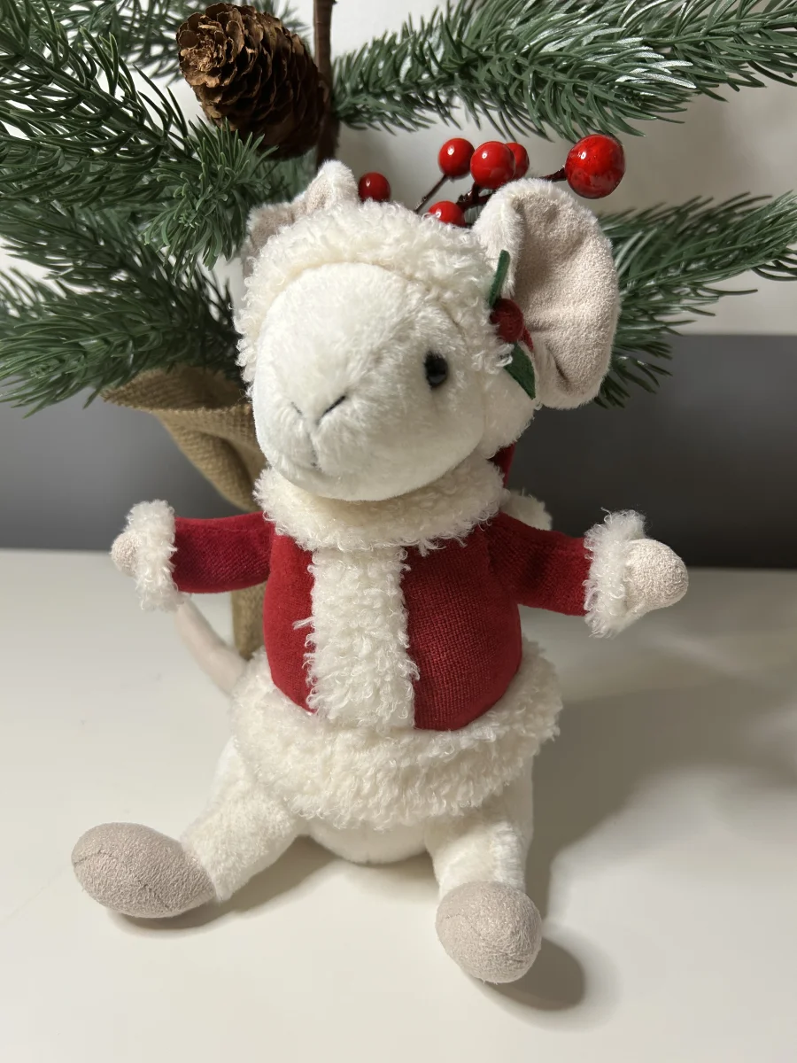 Lifestyle - Merry Mouse photo by TishWish