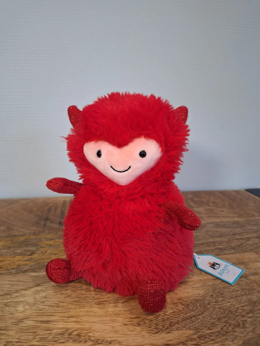 Front - Hugg McSnugg photo by Sofie