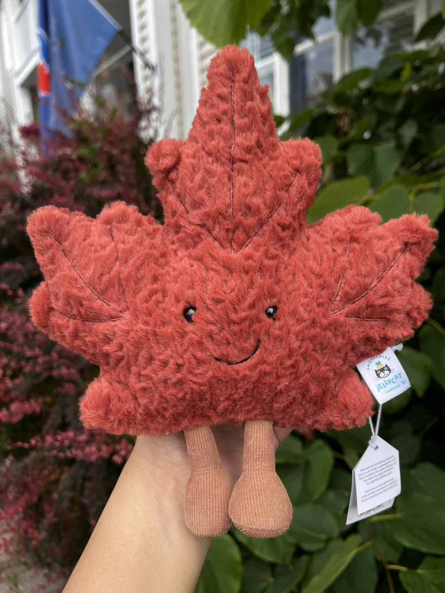 Front - Amuseables Maple Leaf 🇨🇦 photo by LuxeBunny_Sarah