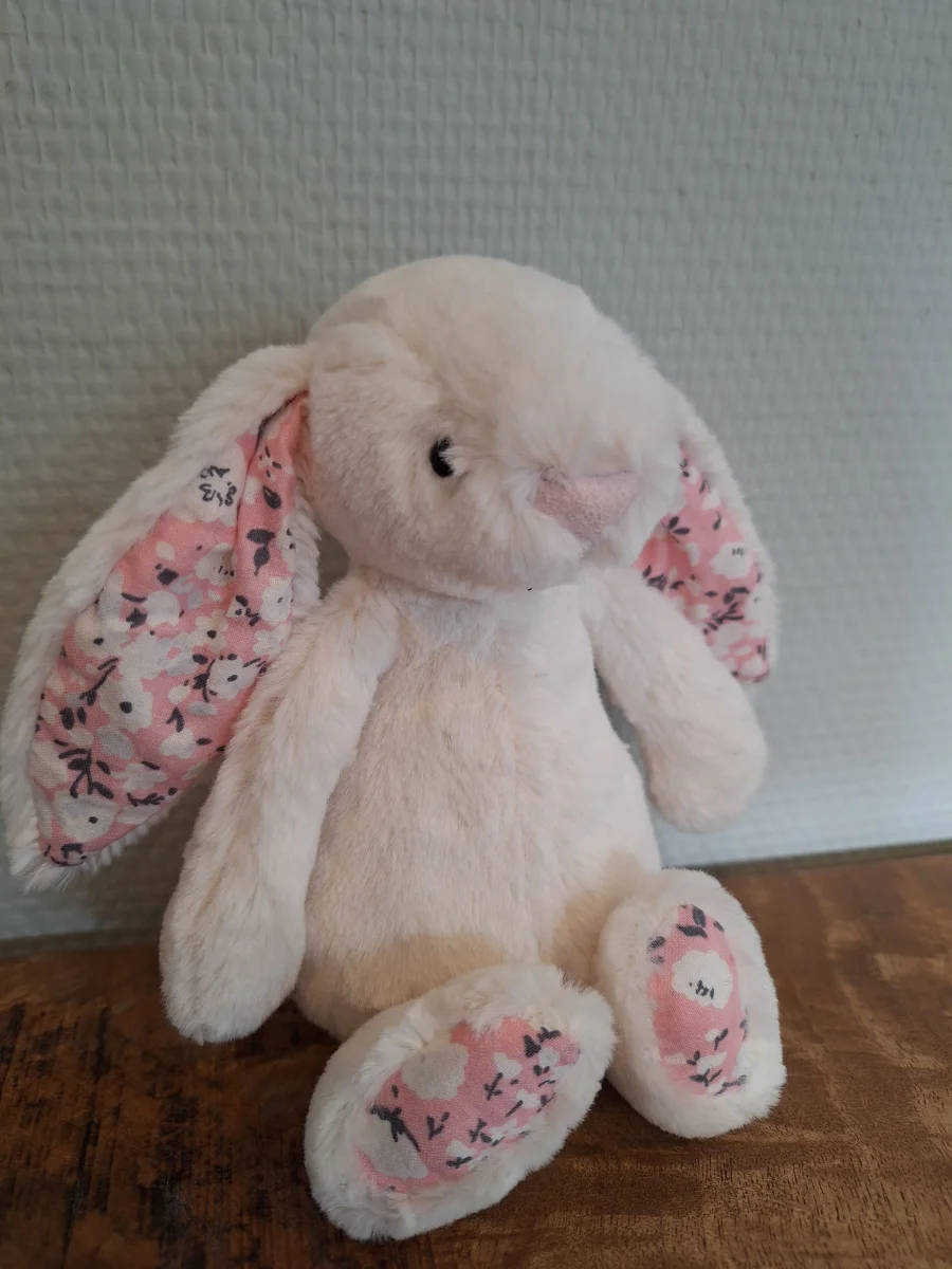 Front - Blossom Cherry Bunny - Little photo by Sofie