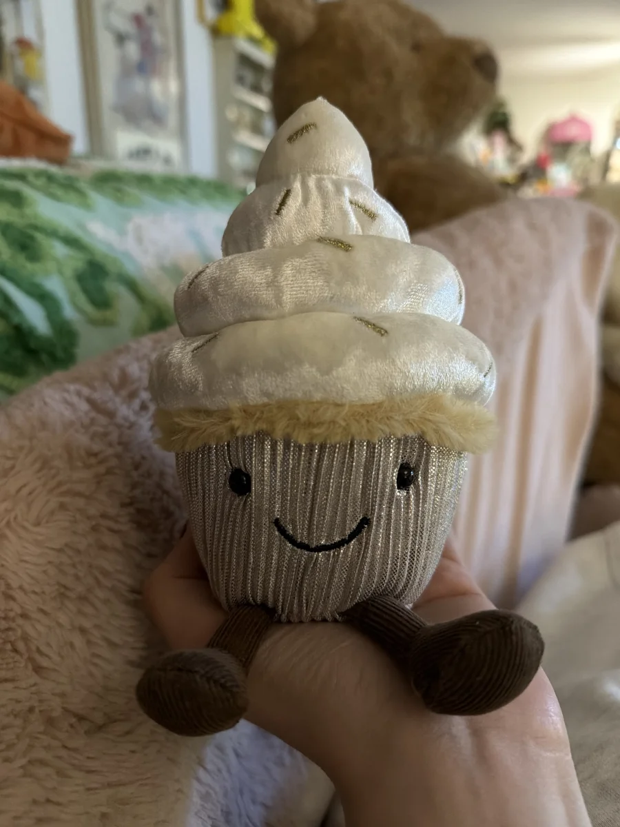 Front - Frosty Cutie Cupcake photo by amandamariejelly