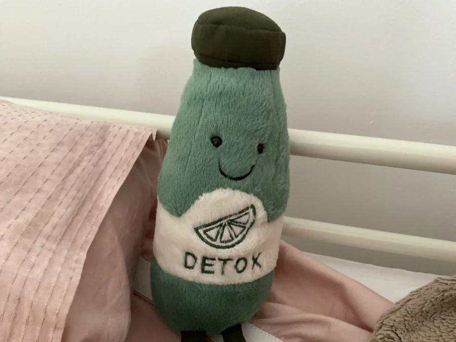 Front - Amuseables Detox Juice photo by JellyJackCat