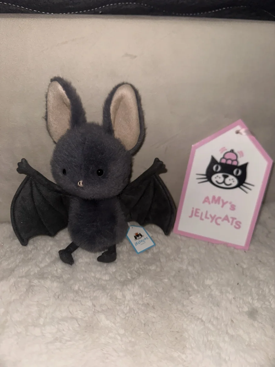 Front - Broox Bat photo by amysjellys