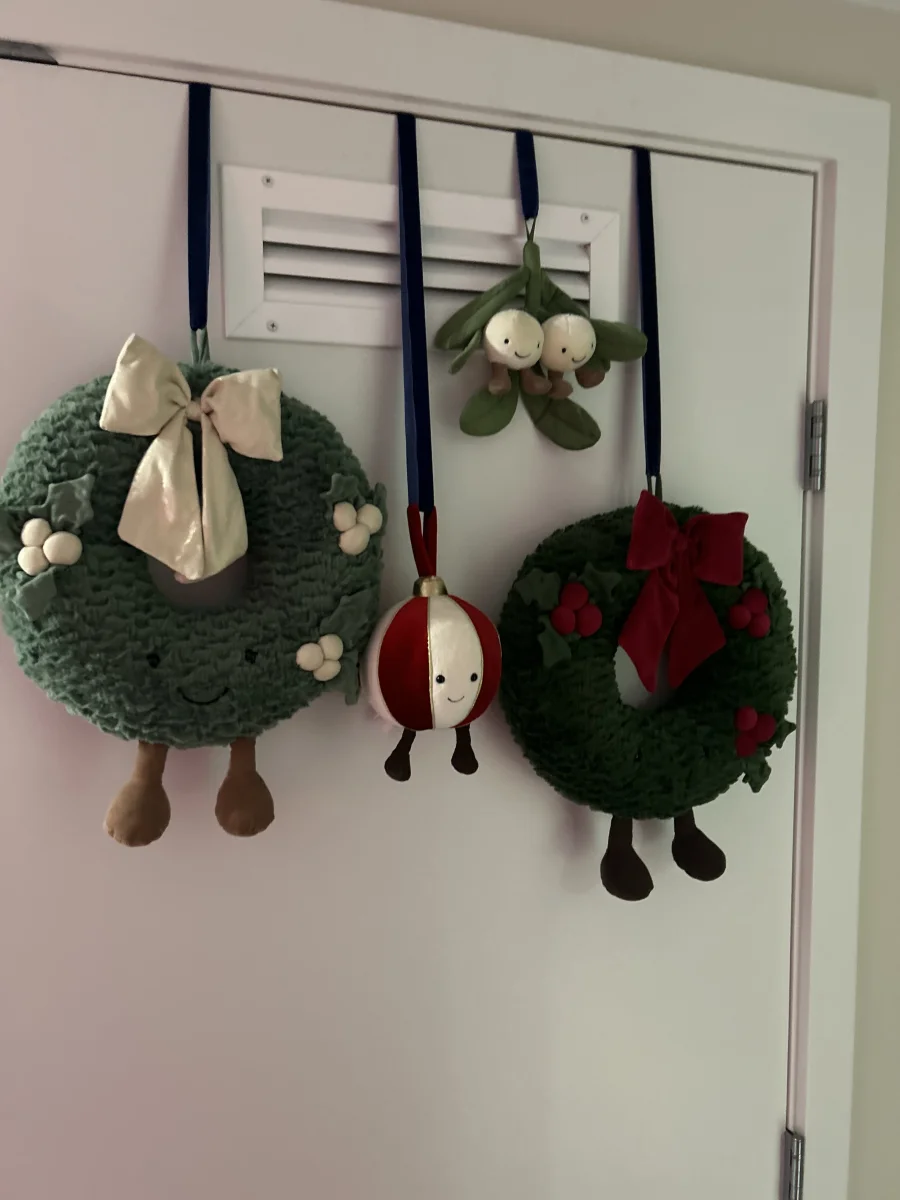 Front - Amuseables Mistletoe photo by Lisaro