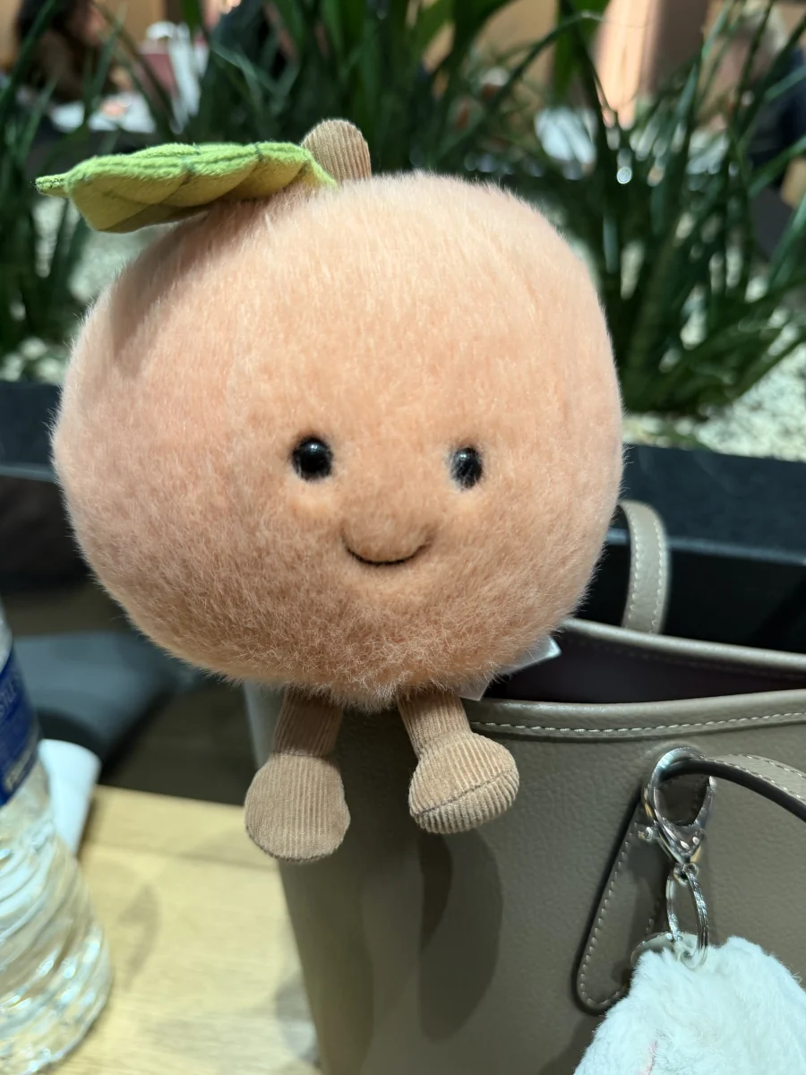 Front - Amuseable Peach photo by Tayy_jc
