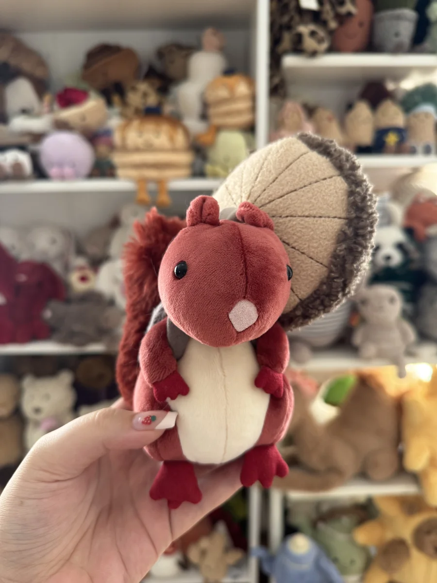 Front - Fungi Forager Squirrel photo by nelesjellycorner