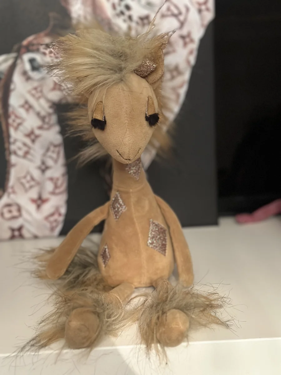 Front - Swellegant Gina Giraffe photo by Clare