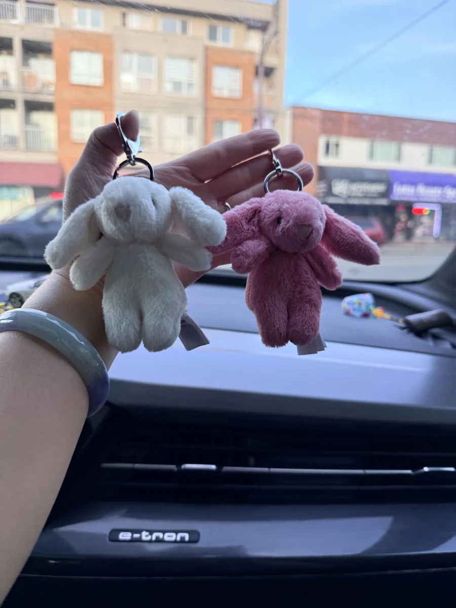 Front - Bashful Bunny Tulip Bag Charm photo by Dragons