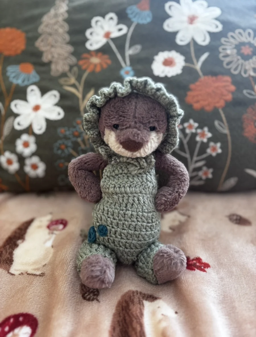 Front - Bashful Otter - Small photo by lottylovesjellycats
