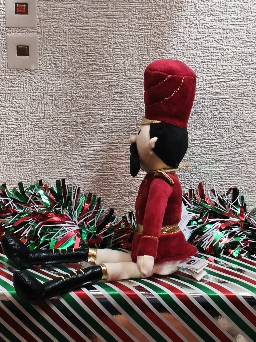 Side - Nutcracker Doll photo by Jelly_0ne