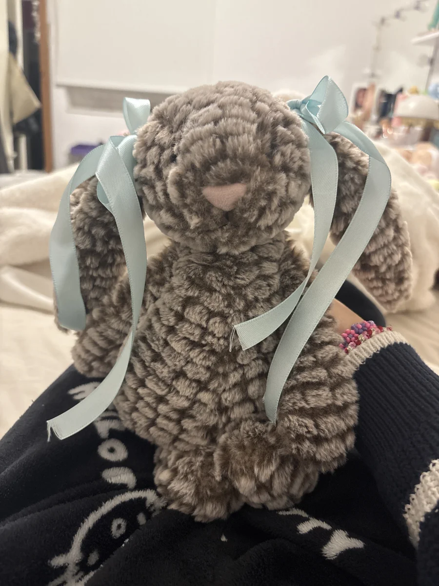 Front - Bashful Luxe Bunny Pine photo by Avaa