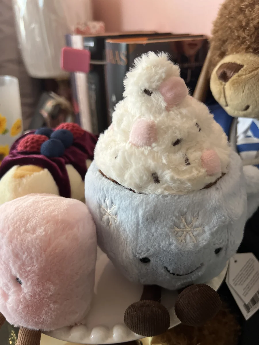 Front - Amuseables Hot Chocolate with Marshmallows photo by mperi070