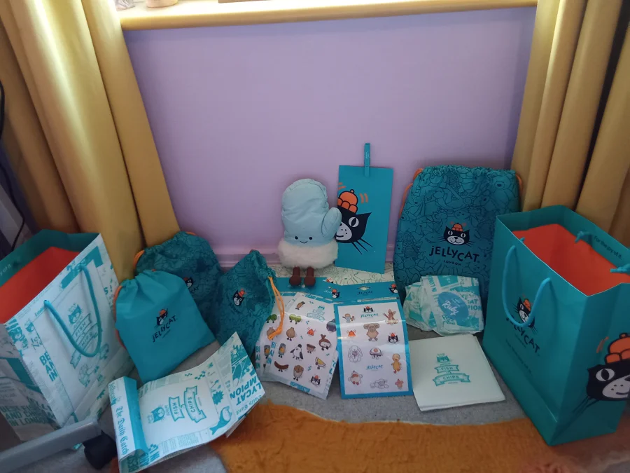Front - Amuseables Mitten photo by AmusablJellycat