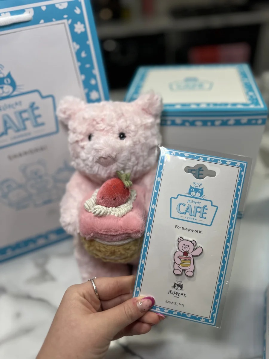 Front - Leola Bear with Strawberry Cake photo by MeggysJellies