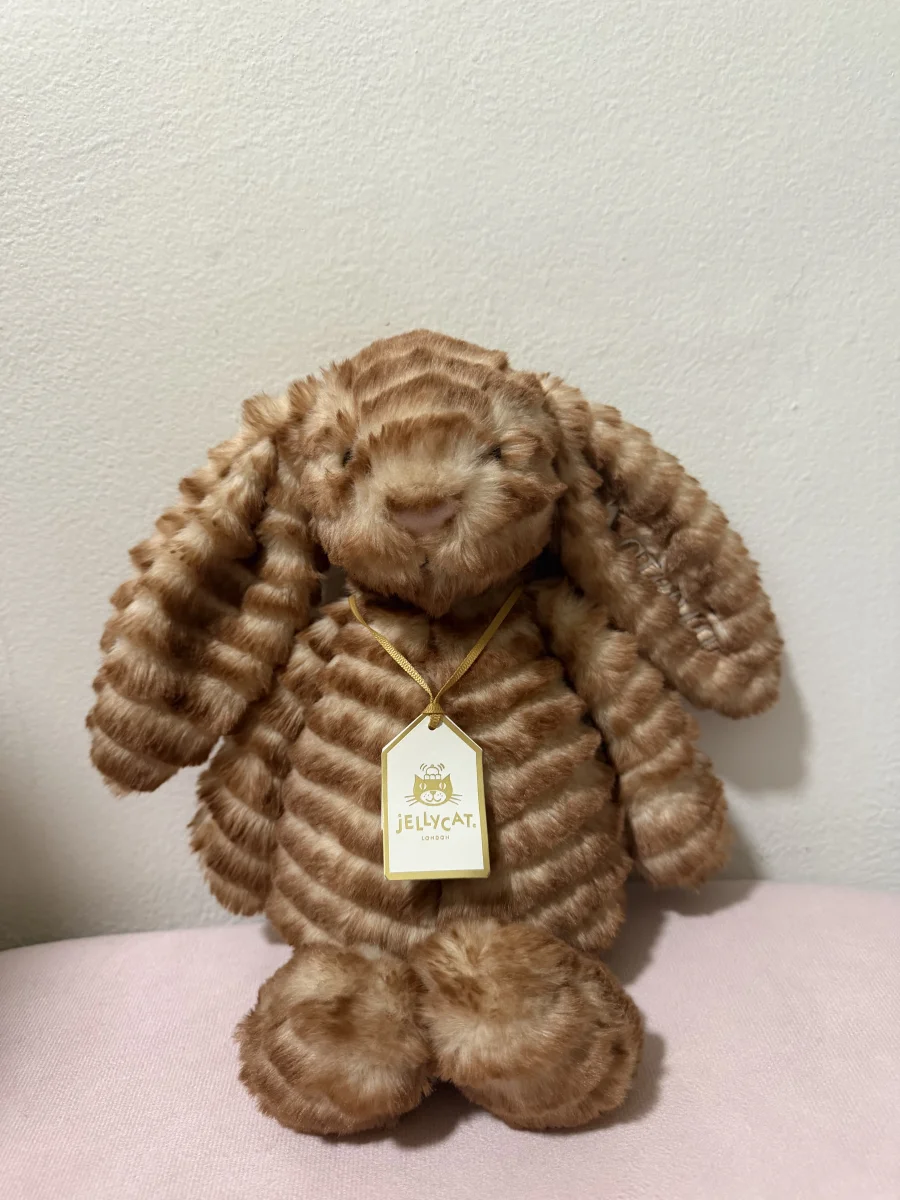 Front - Bashful Luxe Bunny Juniper photo by katsjellies