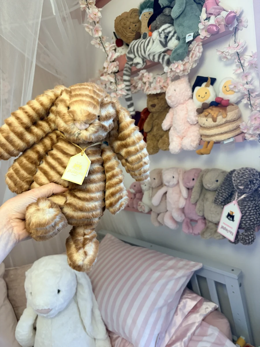 Lifestyle - Bashful Luxe Bunny Juniper photo by Franillajelly