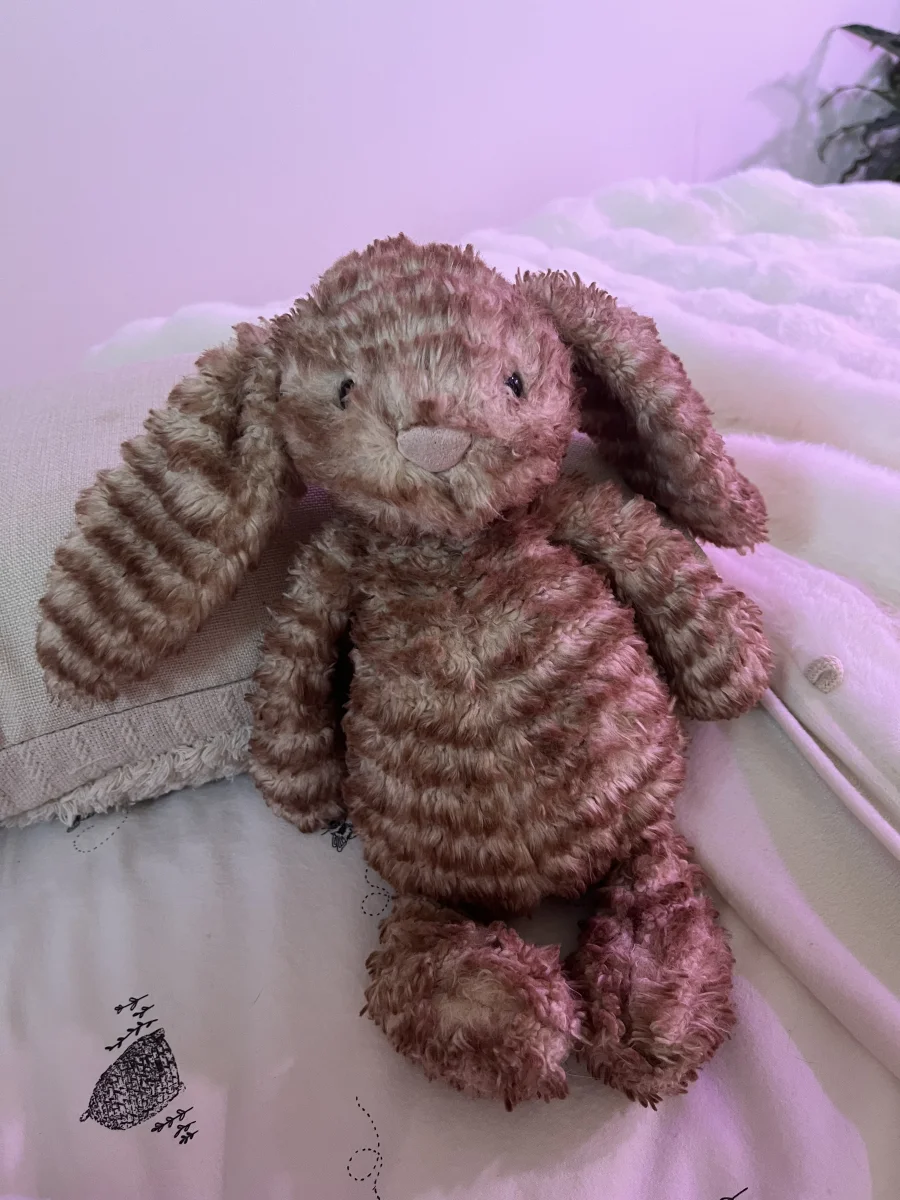 Front - Bashful Luxe Bunny Juniper photo by Kenzieps