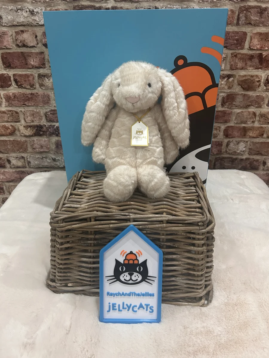 Front - Franilla Luxe Bunny photo by Raychandthejellies