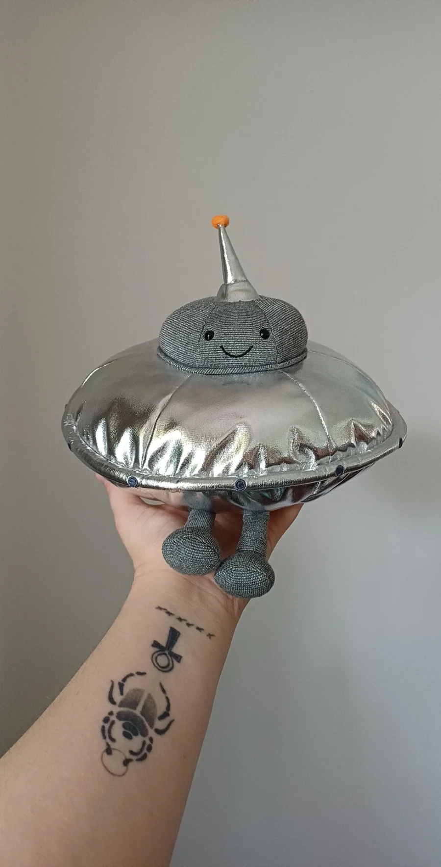 Front - Amuseables Jellysaucer photo by herbgardenplush