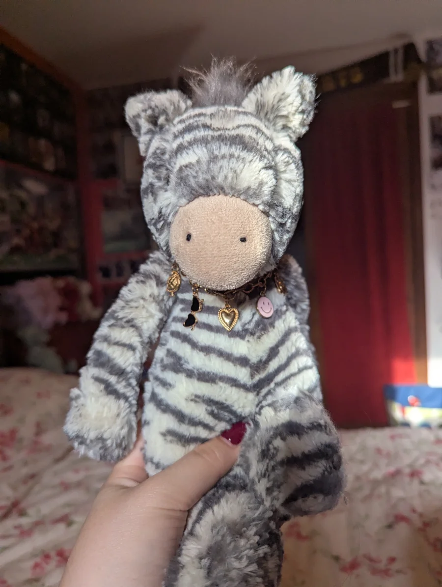 Front - Bashful Zebra (Grey) photo by Coco_5