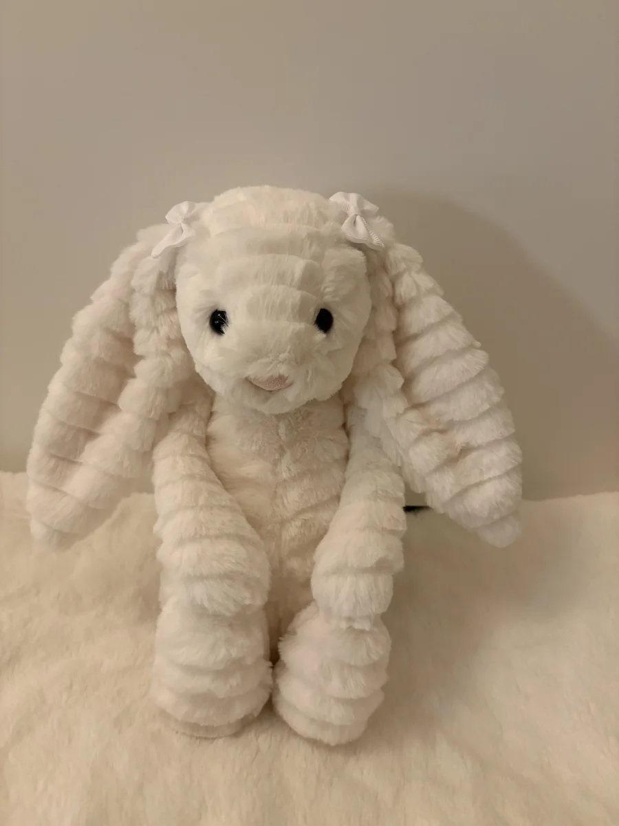Front - Bashful Luxe Bunny Nimbus photo by Fnublo95
