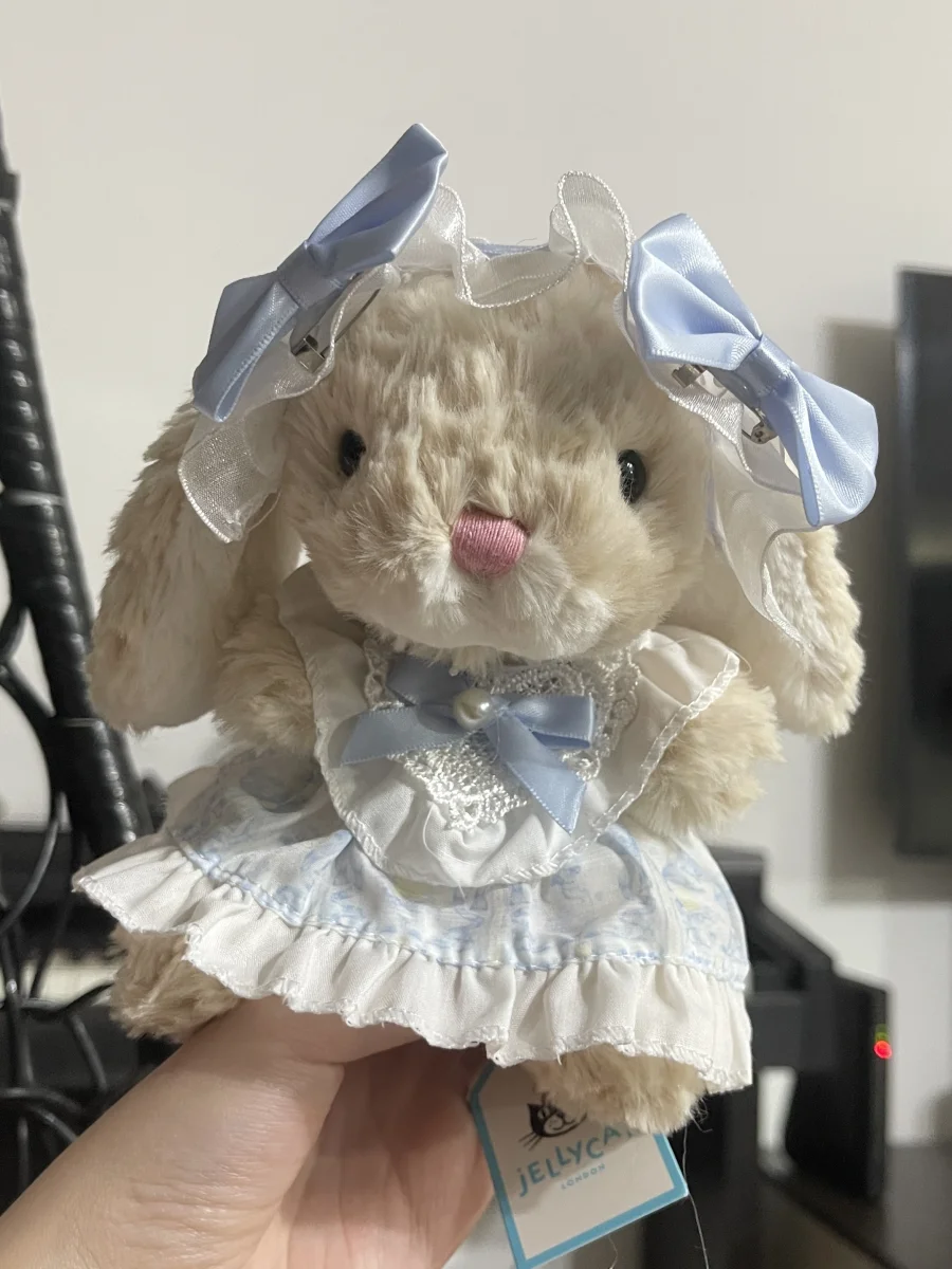 Front - Yummy Bunny - Beige photo by jiaxuan