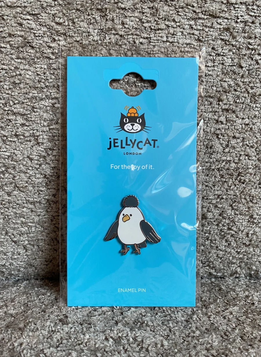 Front - Chip Seagull Pin Badge photo by JellyDragonLover