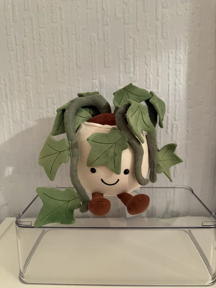 Front - Amuseables Ivy photo by Bethanyxox