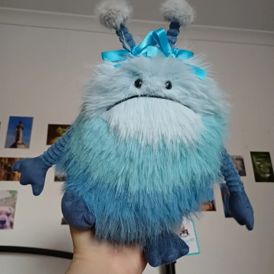 Zumblebi Alien Jellycat Photo by herbgardenplush | Jelly Journal