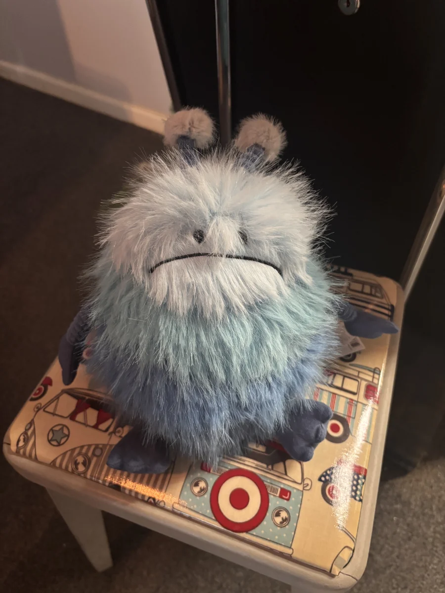 Zumblebi Alien Jellycat Photo by CharlieP | Jelly Journal