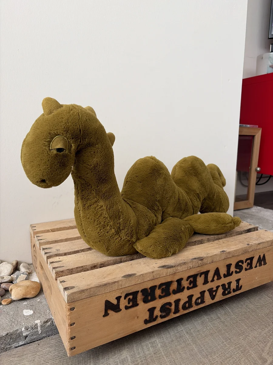 Side - Nessie - Huge photo by Elsa_H