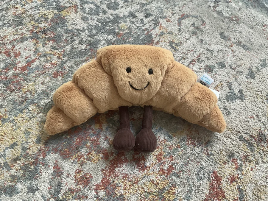 Front - Amuseables Croissant photo by Seren_grace0507