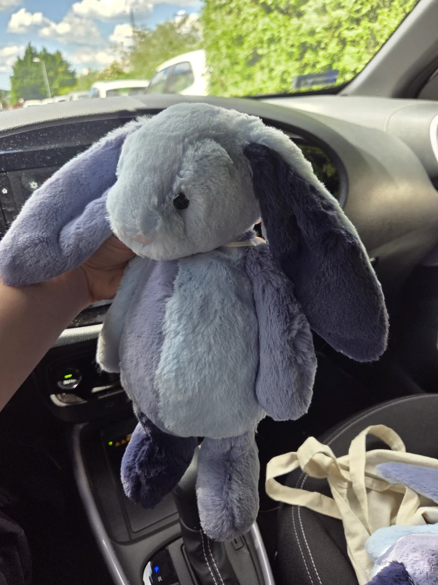 Side - Puddlesea Bunny photo by Eliza23