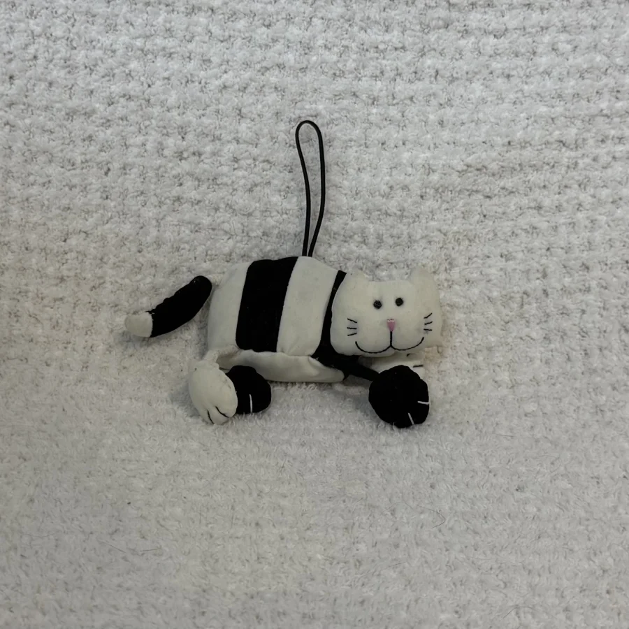 Side - Dingly Dangly Cat photo by crim