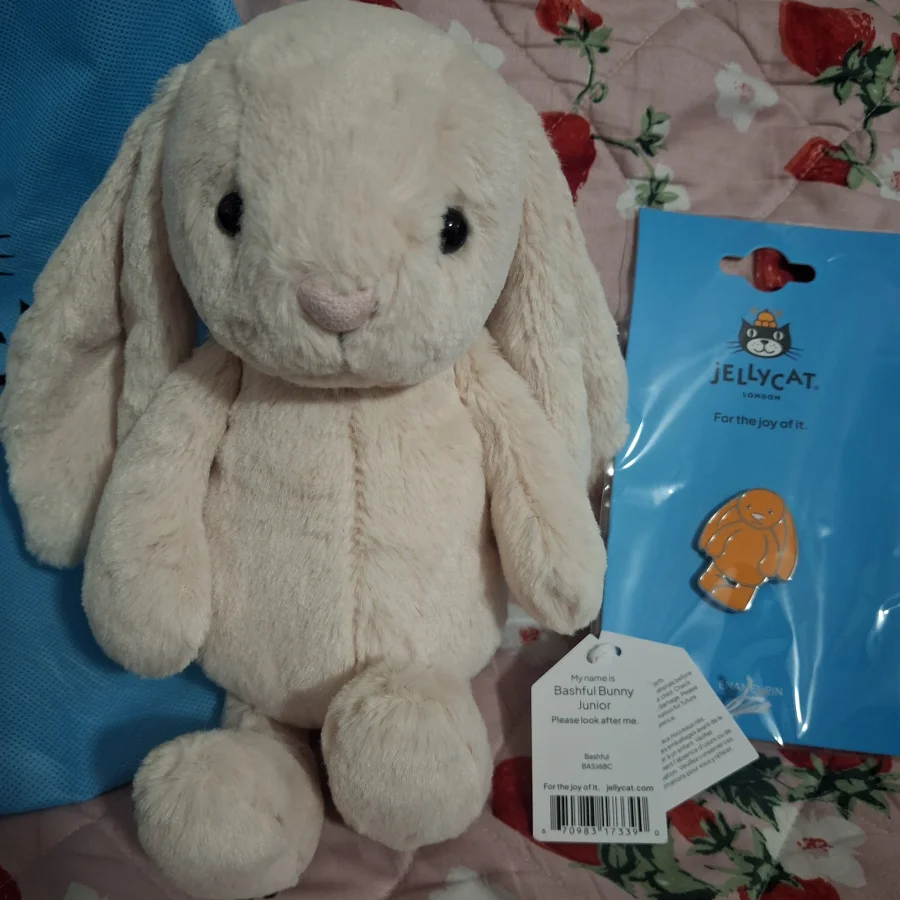 Front - Bashful Bunny Junior photo by Branz_jellies