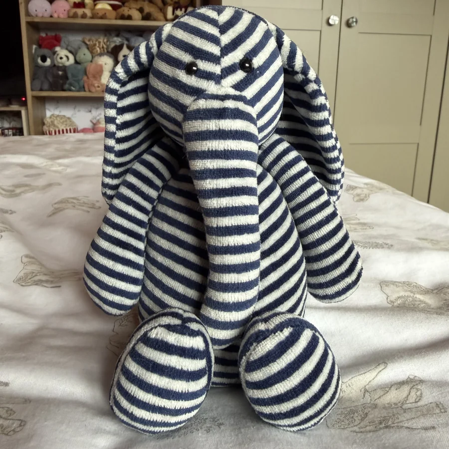 Front - Bonbon Elephant photo by Rach01