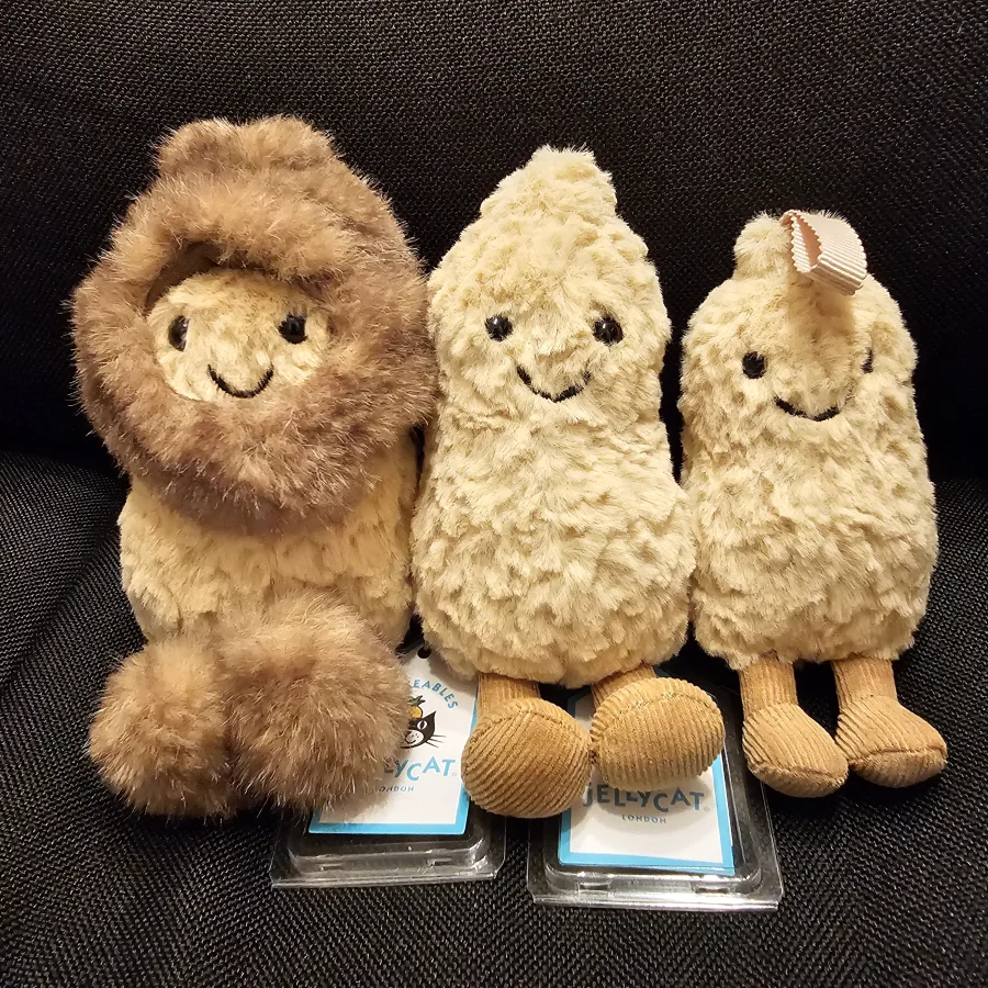 Amuseables Peanut Yeti Outfit Jellycat Photo by cwhbin | Jelly Journal