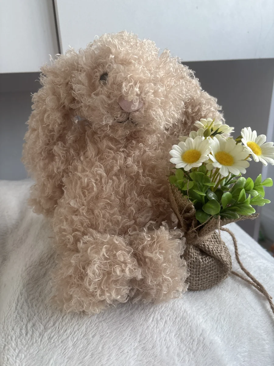 Front - Bashful Luxe Bunny Curly photo by rosie_1997
