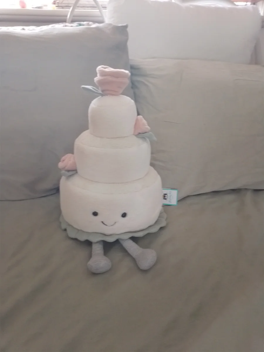 Front - Amuseables Wedding Cake photo by Ami