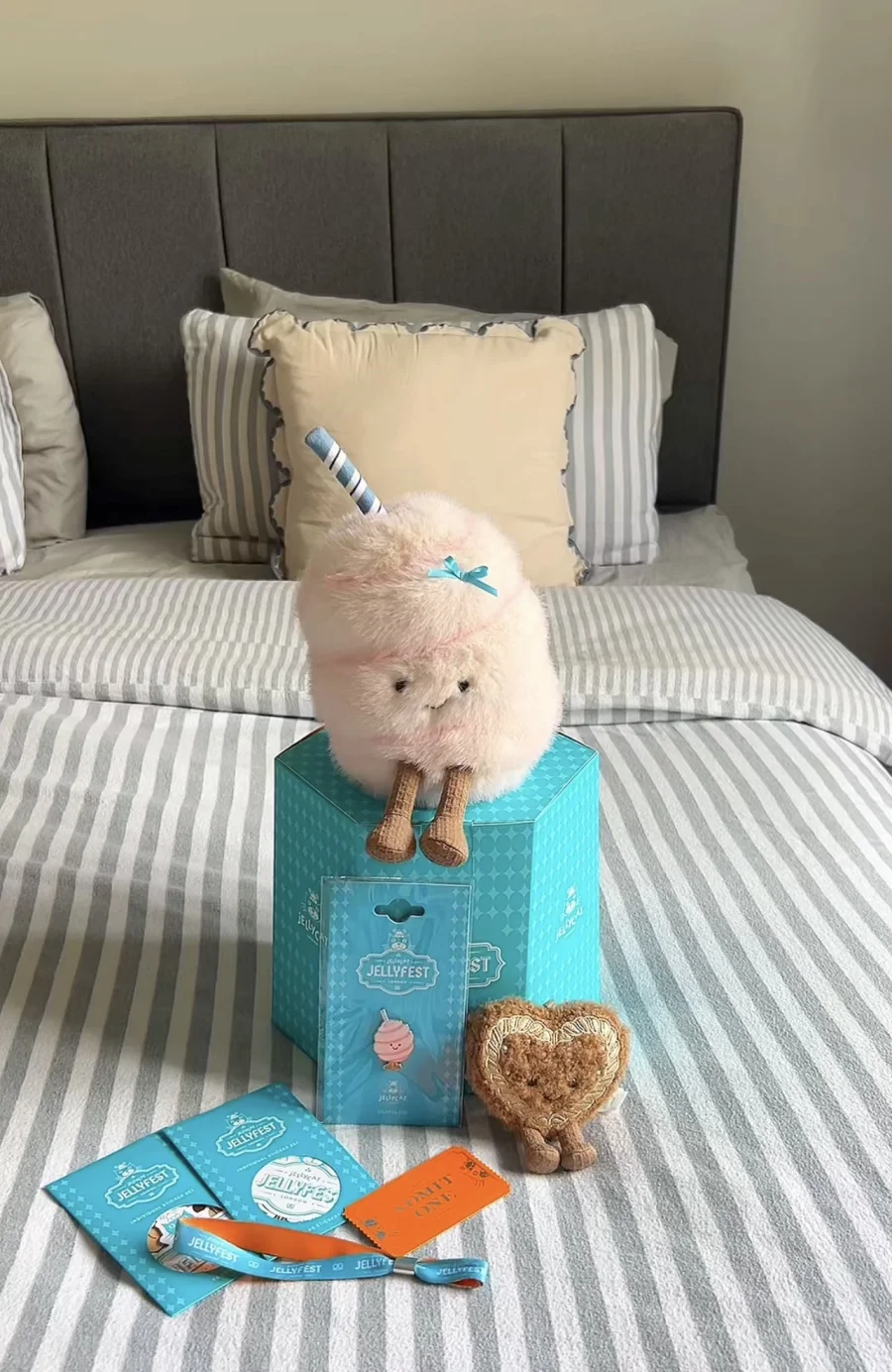 Front - Amuseables Kathrin Candy Floss photo by Jellycrazy0