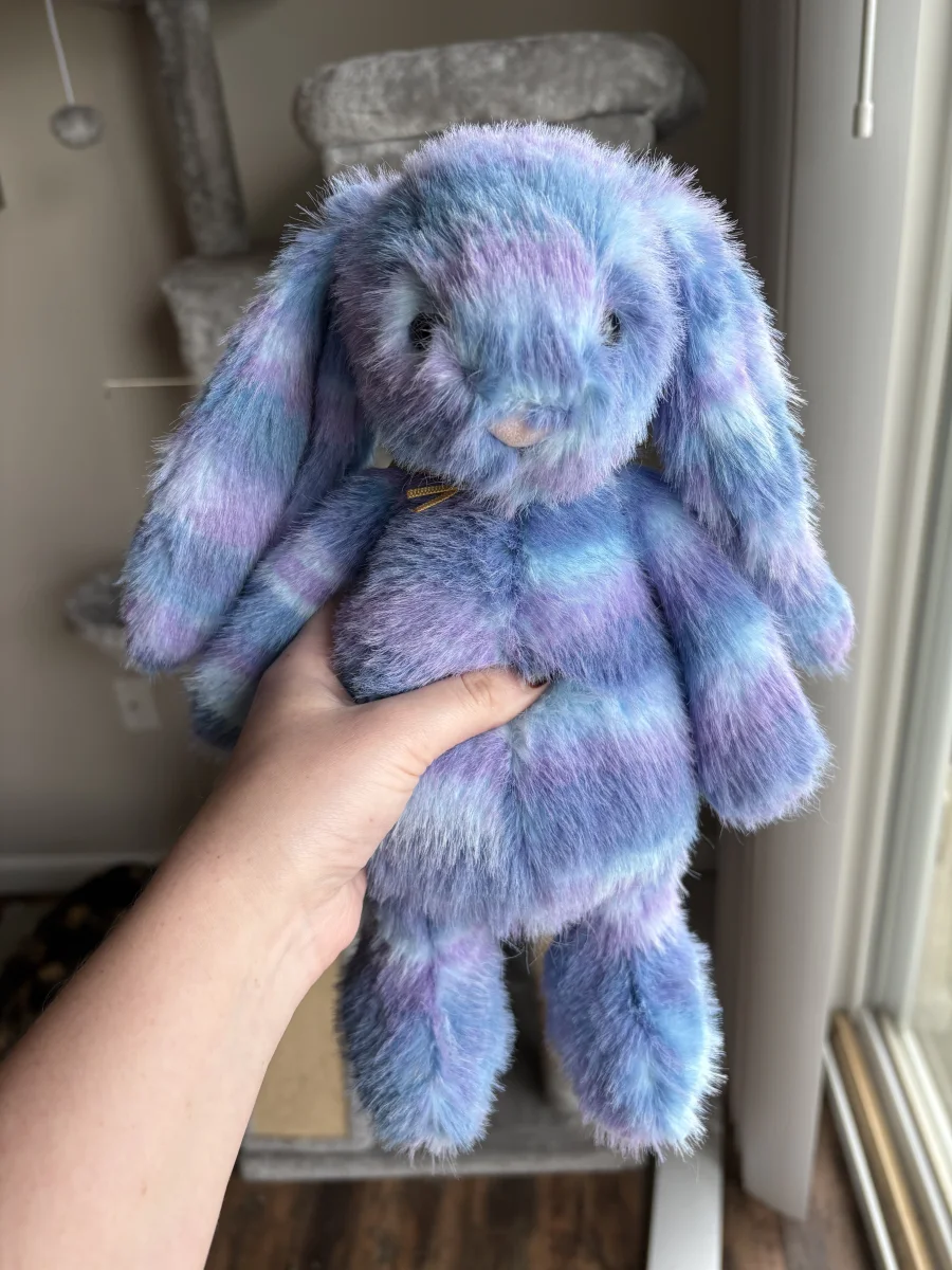 Front - Cerulea Luxe Bunny photo by jojokitty